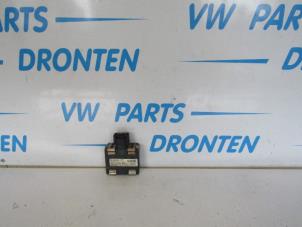 Gebruikte Airbag Sensor Volkswagen Passat Variant (3G5) 2.0 TDI 16V 150 Prijs € 125,00 Margeregeling aangeboden door VW Parts Dronten