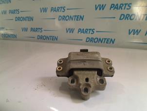 Gebruikte Motorrubber Volkswagen Scirocco (137/13AD) 2.0 TSI 16V Prijs € 25,00 Margeregeling aangeboden door VW Parts Dronten