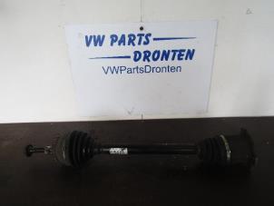 Gebruikte Aandrijfas links-voor Audi A4 Avant Quattro (B7) Prijs € 50,00 Margeregeling aangeboden door VW Parts Dronten