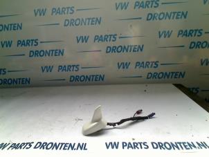 Gebruikte Antenne Audi A4 Avant (B8) 2.0 TDI 16V Prijs € 30,00 Margeregeling aangeboden door VW Parts Dronten