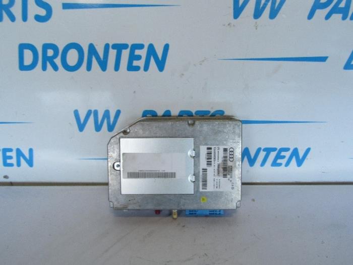 Gebruikte Module Telefoon Audi A8 (D3) 4.2 V8 40V Quattro Prijs € 100,00 Margeregeling aangeboden door VW Parts Dronten