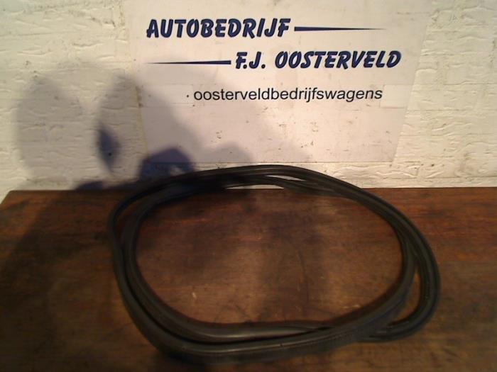 Gebruikte Diversen Volkswagen Polo IV (9N1/2/3) 1.4 16V Prijs op aanvraag aangeboden door VW Parts Dronten