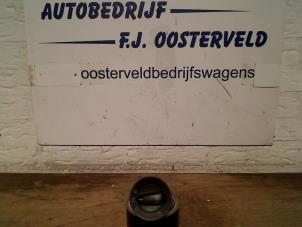 Gebruikte Schakelaar Mistlamp Volkswagen Up! (121) 1.0 12V 60 Prijs op aanvraag aangeboden door VW Parts Dronten