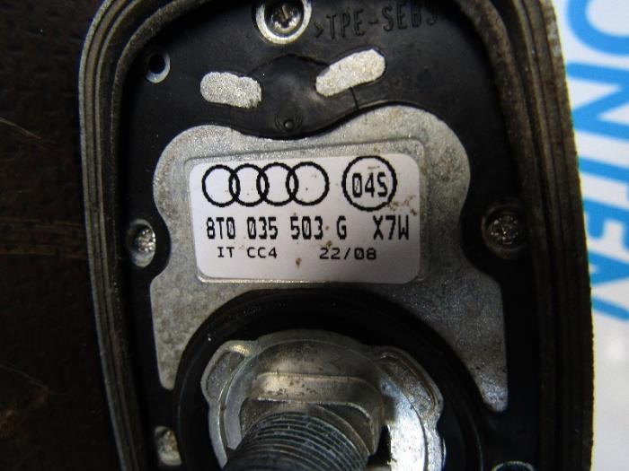 Antenne van een Audi A5 (8T3) 3.2 FSI V6 24V 2008