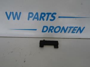 Gebruikte Antenne Volkswagen Touareg (7LA/7L6) 5.0 TDI V10 Prijs € 10,00 Margeregeling aangeboden door VW Parts Dronten