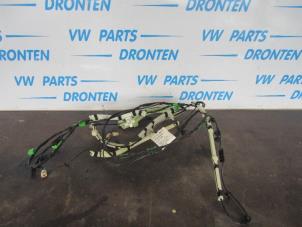 Gebruikte Antenne Volkswagen Touran (1T1/T2) 2.0 TDI 16V 136 Prijs € 20,00 Margeregeling aangeboden door VW Parts Dronten