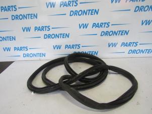 Gebruikte Deurrubber 4Deurs links-achter Mercedes V (447.8) 2.1 220 CDI, 220 d 16V Prijs € 25,00 Margeregeling aangeboden door VW Parts Dronten