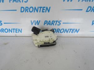 Gebruikte Cilinderslot Portier rechts Volkswagen Polo V (6R) 1.0 TSI 12V BlueMotion Prijs € 25,00 Margeregeling aangeboden door VW Parts Dronten