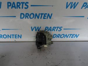 Gebruikte Portierslot Cilinder links Audi A4 Avant (B8) 1.8 TFSI 16V Prijs € 35,00 Margeregeling aangeboden door VW Parts Dronten