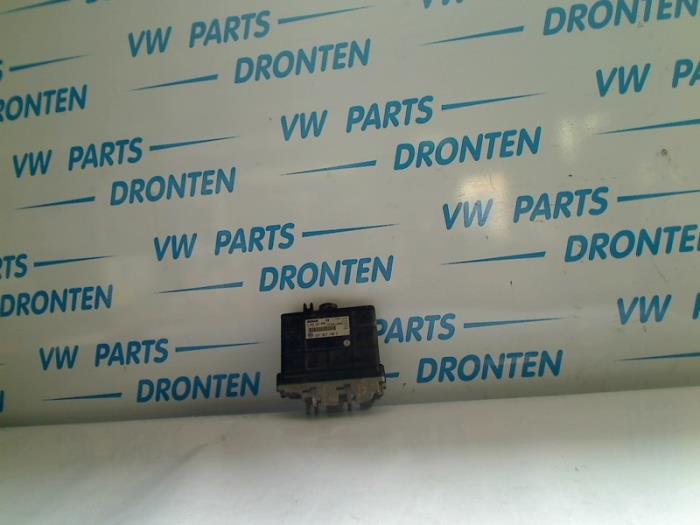 Gebruikte Computer Automatische Bak Volkswagen Polo III (6N1) 1.6i 75 Prijs € 30,00 Margeregeling aangeboden door VW Parts Dronten