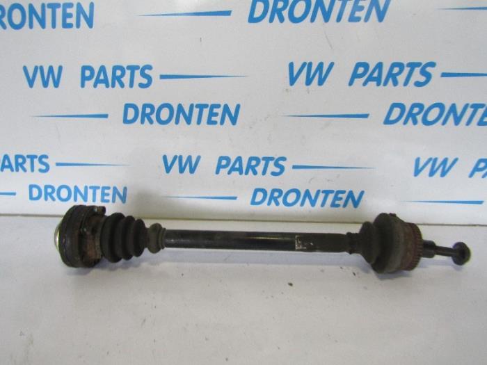 Gebruikte Aandrijfas rechts-achter Audi A4 Quattro (B7) Prijs € 40,00 Margeregeling aangeboden door VW Parts Dronten