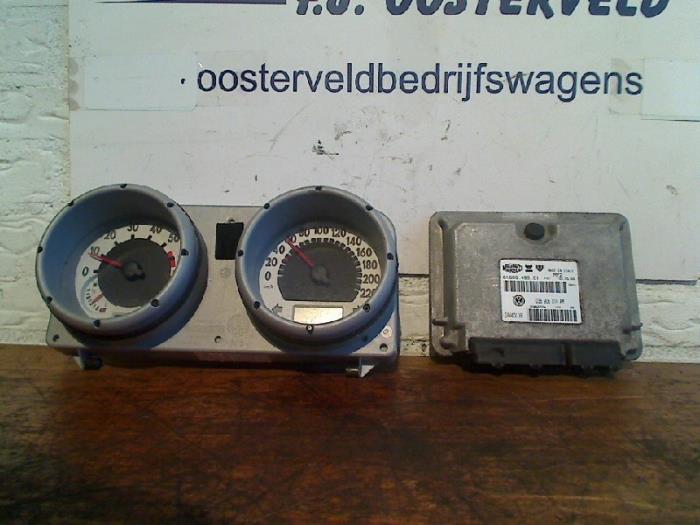 Gebruikte Boordcomputer Volkswagen Lupo (6X1) 1.4 16V 75 Prijs € 110,00 Margeregeling aangeboden door VW Parts Dronten