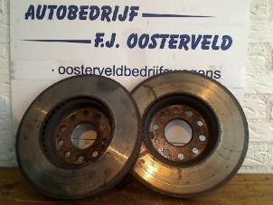 Gebruikte Remschijf voor Seat Altea (5P1) 1.9 TDI 105 Prijs op aanvraag aangeboden door VW Parts Dronten