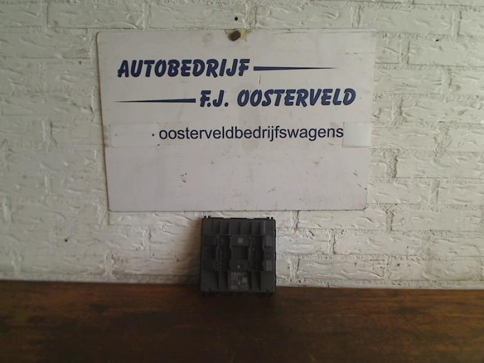 Gebruikte Boordcomputer Volkswagen Transporter T5 2.0 TDI DRF Prijs € 80,00 Margeregeling aangeboden door VW Parts Dronten