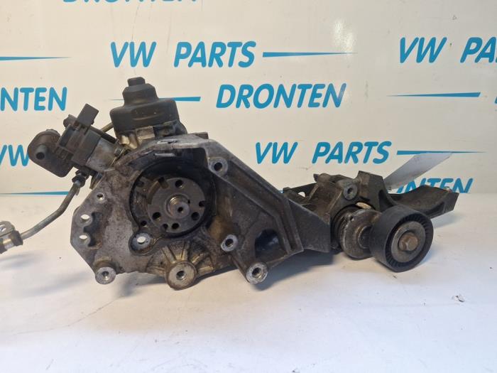 Gebruikte Hogedrukpomp Volkswagen Golf VI (5K1) 2.0 TDI 16V Prijs € 125,00 Margeregeling aangeboden door VW Parts Dronten