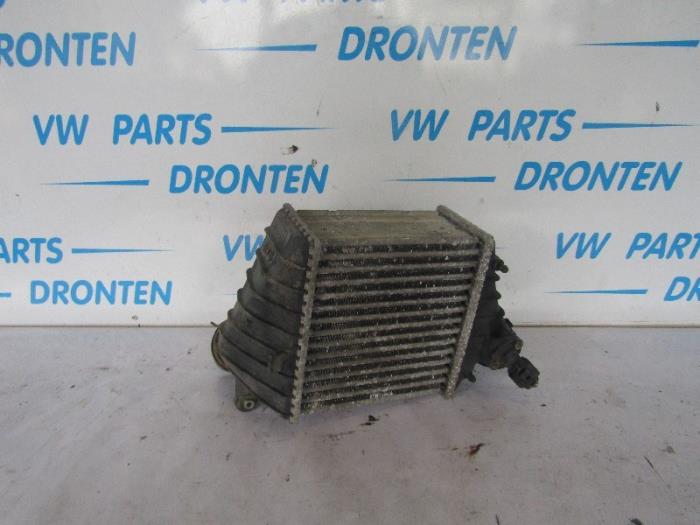 Gebruikte Intercooler Volkswagen New Beetle (1Y7) 1.8 20V Turbo Prijs € 75,00 Margeregeling aangeboden door VW Parts Dronten