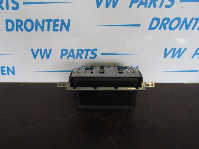 Gebruikte Display Interieur Audi A8 (D3) 4.0 TDI V8 32V Quattro Prijs € 80,00 Margeregeling aangeboden door VW Parts Dronten