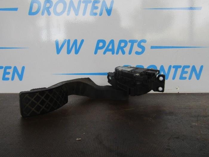 Gebruikte Gaspedaalpositie Sensor Audi A8 (D3) 4.0 TDI V8 32V Quattro Prijs € 30,00 Margeregeling aangeboden door VW Parts Dronten