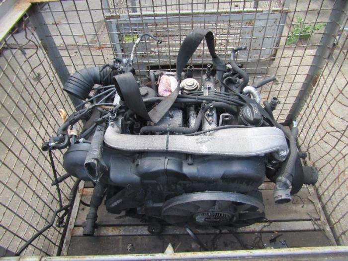Gebruikte Motor Audi A4 Cabriolet (B6) 2.5 TDI 24V Prijs € 250,00 Margeregeling aangeboden door VW Parts Dronten