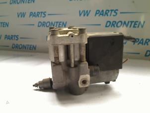 Gebruikte ABS Pomp Audi 80 (B4) 2.0 E Prijs € 60,00 Margeregeling aangeboden door VW Parts Dronten