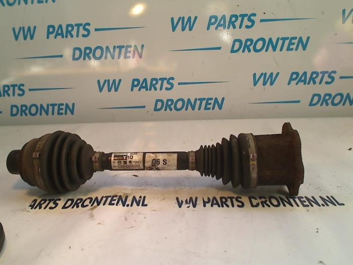 Gebruikte Steekas links-voor Audi A4 Avant (B8) 2.0 TDI 16V Prijs € 50,00 Margeregeling aangeboden door VW Parts Dronten