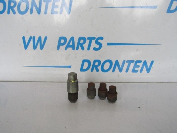Gebruikte Diversen Alfa Romeo GTV (116) 6 2.5 Prijs € 10,00 Margeregeling aangeboden door VW Parts Dronten