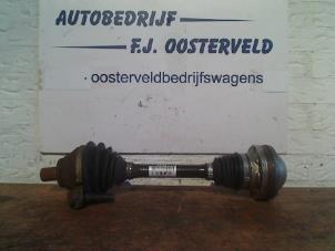 Gebruikte Homokineetas links-voor Volkswagen Golf VI (5K1) 2.0 GTI 16V Edition 35 Prijs € 45,00 Margeregeling aangeboden door VW Parts Dronten