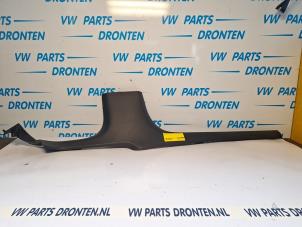Gebruikte Afdeklijst dorpel links Volkswagen Up! (121) 1.0 12V 60 Prijs € 25,00 Margeregeling aangeboden door VW Parts Dronten