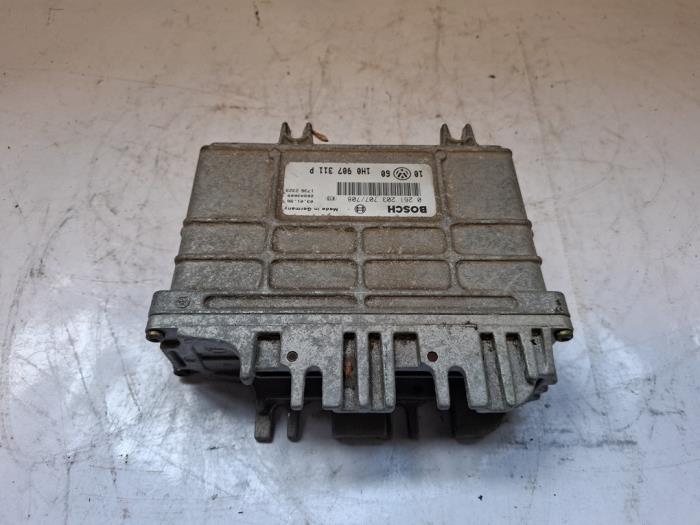 Gebruikte Boordcomputer Volkswagen Golf III Cabrio Restyling (1E7) 1.8 Prijs € 50,00 Margeregeling aangeboden door VW Parts Dronten