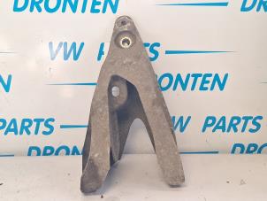 Gebruikte Motorsteun Volkswagen Transporter T5 2.0 TDI DRF Prijs € 30,00 Margeregeling aangeboden door VW Parts Dronten