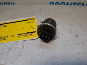 Gebruikte Drukschakelaar airco Volkswagen New Beetle (9C1/9G1) 2.0 Prijs € 30,00 Margeregeling aangeboden door VW Parts Dronten