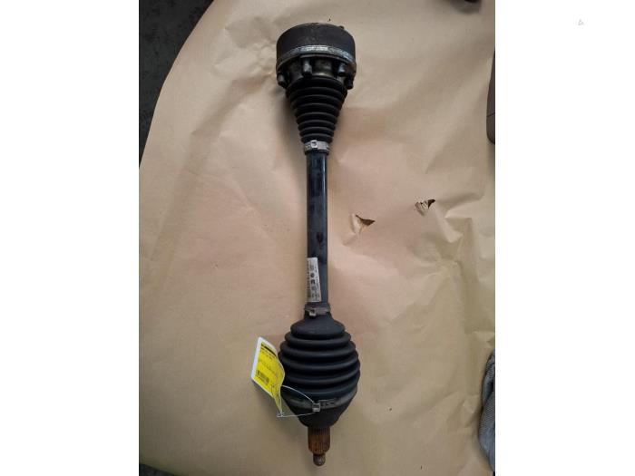 Gebruikte Aandrijfas links-voor Volkswagen Polo VI (AW1) 1.6 TDI 16V 80 Prijs € 150,00 Margeregeling aangeboden door VW Parts Dronten