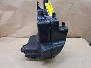Gebruikte Tank adblue Volkswagen Polo VI (AW1) 1.6 TDI 16V 80 Prijs € 150,00 Margeregeling aangeboden door VW Parts Dronten