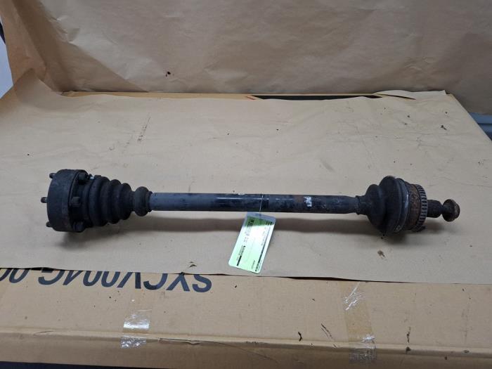 Gebruikte Steekas rechts-achter Audi RS 6 Avant (C5) RS6 4.2 V8 40V Biturbo Prijs € 50,00 Margeregeling aangeboden door VW Parts Dronten