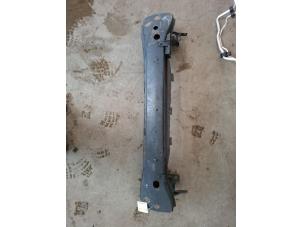 Gebruikte Frontbalk Volkswagen Transporter T5 2.5 TDi Prijs € 40,00 Margeregeling aangeboden door VW Parts Dronten