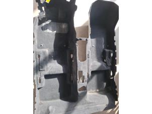 Gebruikte Vloerbedekking Volkswagen Golf VII Variant (AUVV) 1.2 TSI BlueMotion 16V Prijs € 100,00 Margeregeling aangeboden door VW Parts Dronten