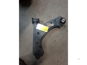 Gebruikte Triangel rechts-voor Alfa Romeo MiTo (955) 1.3 JTDm 16V Prijs € 25,00 Margeregeling aangeboden door VW Parts Dronten