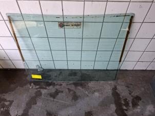 Gebruikte Achterruit Alfa Romeo Alfetta GT (116) 2.0 Prijs € 80,00 Margeregeling aangeboden door VW Parts Dronten