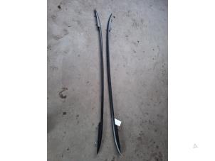 Gebruikte Dakdrager set Volkswagen Golf VII Variant (AUVV) 1.2 TSI BlueMotion 16V Prijs € 60,00 Margeregeling aangeboden door VW Parts Dronten