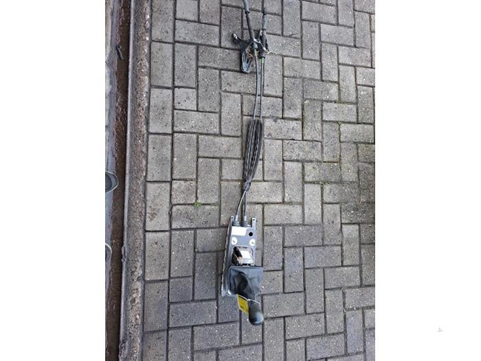 Gebruikte Schakelkabel Versnellingsbak Volkswagen Caddy IV 2.0 TDI 75 Prijs € 42,35 Inclusief btw aangeboden door VW Parts Dronten