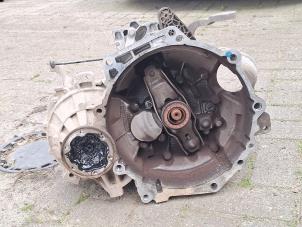 Gebruikte Versnellingsbak Volkswagen Caddy III (2KA,2KH,2CA,2CH) 1.6 TDI 16V Prijs € 695,75 Inclusief btw aangeboden door VW Parts Dronten