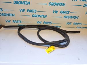 Gebruikte Deurrubber 2Deurs rechts Volkswagen Transporter T4 2.5 TDI Prijs € 35,00 Margeregeling aangeboden door VW Parts Dronten