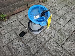 Gebruikte Tank element Pomp Volkswagen Golf Sportsvan (AUVS) 1.5 TSI Evo BlueMotion 16V Prijs € 40,00 Margeregeling aangeboden door VW Parts Dronten