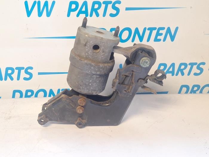 Gebruikte Motorrubber Volkswagen Transporter T4 2.5 TDI Prijs € 45,00 Margeregeling aangeboden door VW Parts Dronten