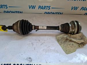 Gebruikte Steekas links-voor Volkswagen Caddy IV 2.0 TDI 102 Prijs € 60,00 Margeregeling aangeboden door VW Parts Dronten