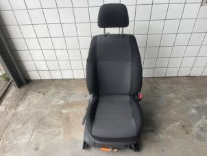 Gebruikte Voorstoel rechts Volkswagen Caddy IV 1.6 TDI 16V Prijs € 175,00 Margeregeling aangeboden door VW Parts Dronten