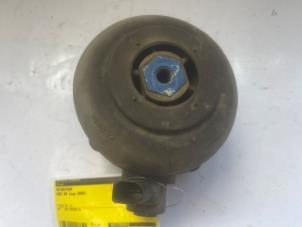 Gebruikte Motorsteun Audi A8 (D3) 3.7 V8 40V Quattro Prijs € 20,00 Margeregeling aangeboden door VW Parts Dronten