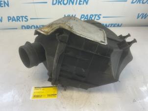 Gebruikte Luchtfilterhuis Volkswagen Phaeton (3D) 6.0 W12 48V 4Motion Prijs € 60,00 Margeregeling aangeboden door VW Parts Dronten