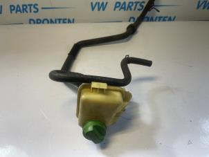 Gebruikte Servo Oliereservoir Volkswagen Transporter T6 2.0 TDI 150 Prijs € 15,00 Margeregeling aangeboden door VW Parts Dronten