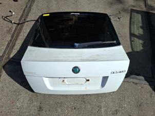 Gebruikte Achterklep Skoda Octavia (1Z3) 1.6 TDI Greenline Prijs € 85,00 Margeregeling aangeboden door VW Parts Dronten